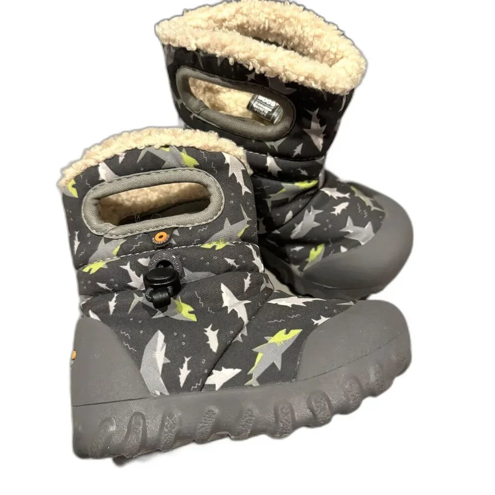 Bogs B-Moc Boots Shark Print Insulated Winter Snow Waterproof Boys sz 6 Toddler